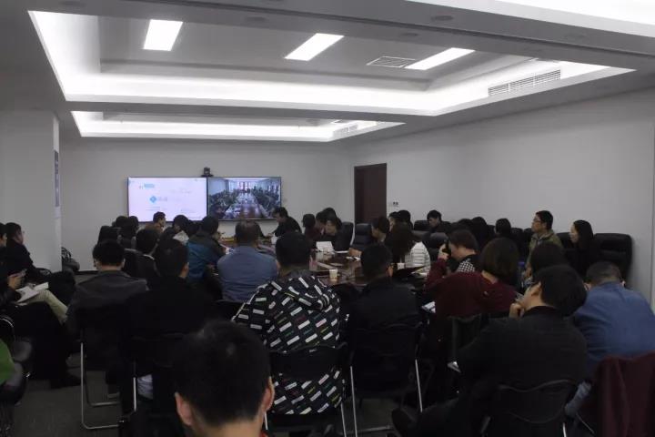 隨銳科技產品創新中心總監盧春林為大家講解隨銳科技產品與服務
